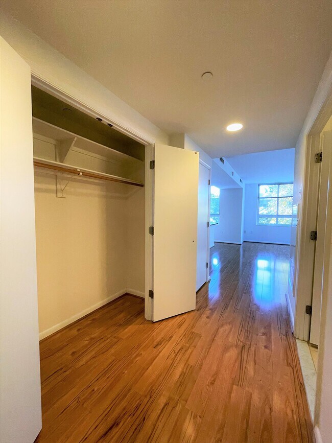 Building Photo - 355 I St SW