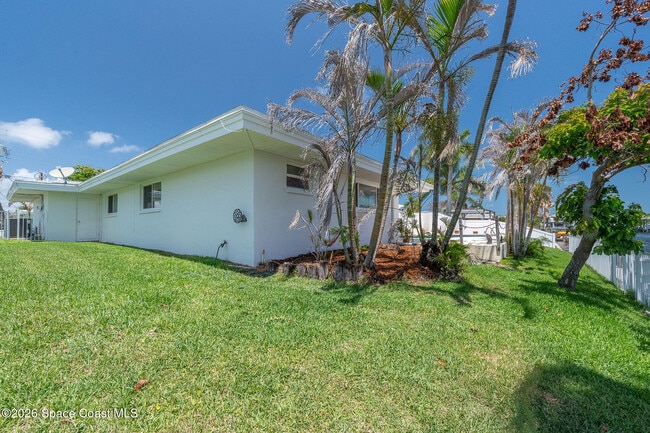 Building Photo - 458 Sandpiper Dr