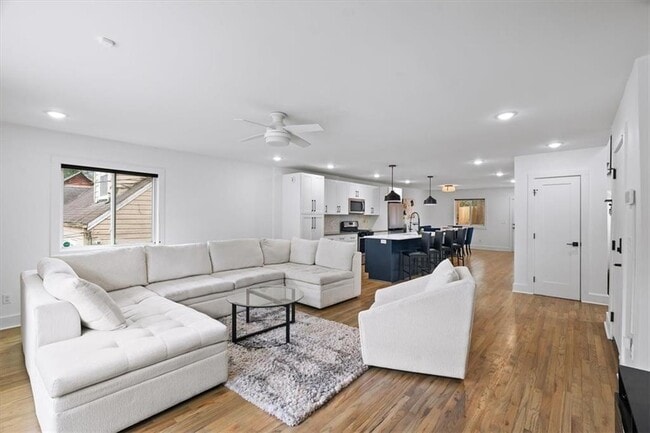 Building Photo - 1846 Rogers Ave SW