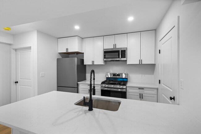 Building Photo - 20 Orne St