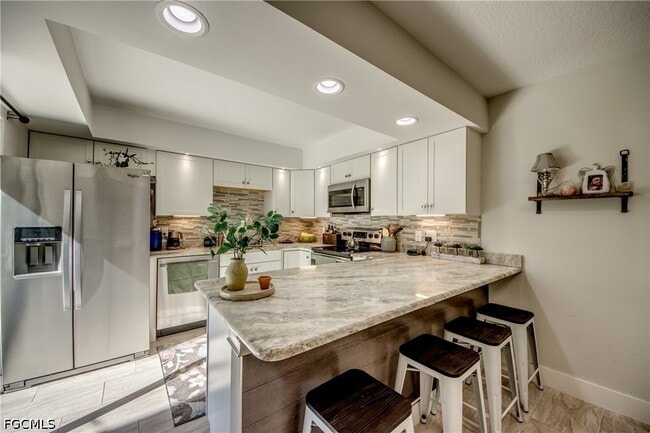 Building Photo - 5213 Cedarbend Dr