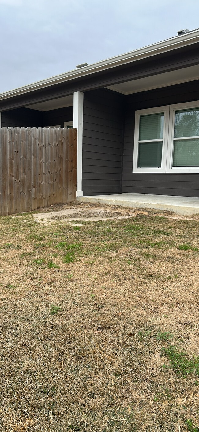 Building Photo - 21377 W Wallis Dr