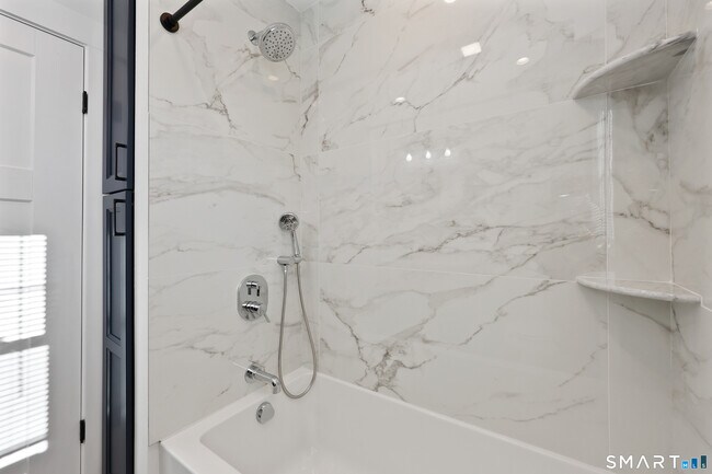 Building Photo - 60 Walter Ave