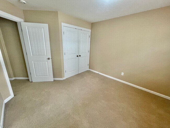 Building Photo - Well Appointed, Open Floor Plan 3-bedroom, 2.5-bathroom home in Beaverton