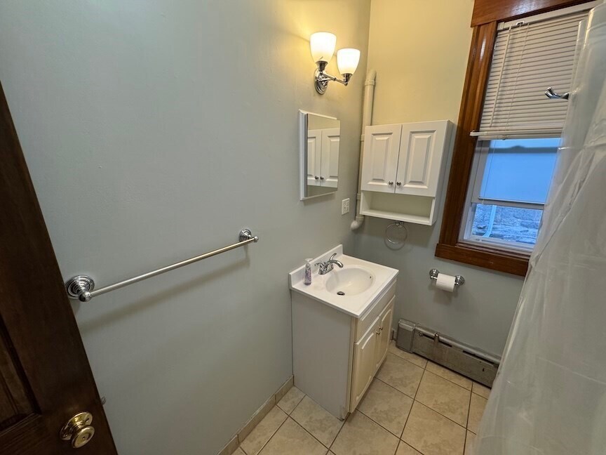 Building Photo - 45 Montvale St