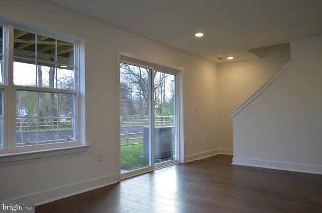 Building Photo - 113 FRED CLARK Dr