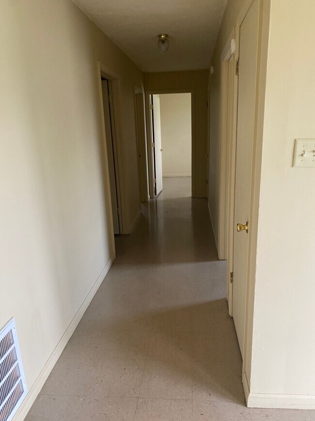 Building Photo - Monthly Paid Rent