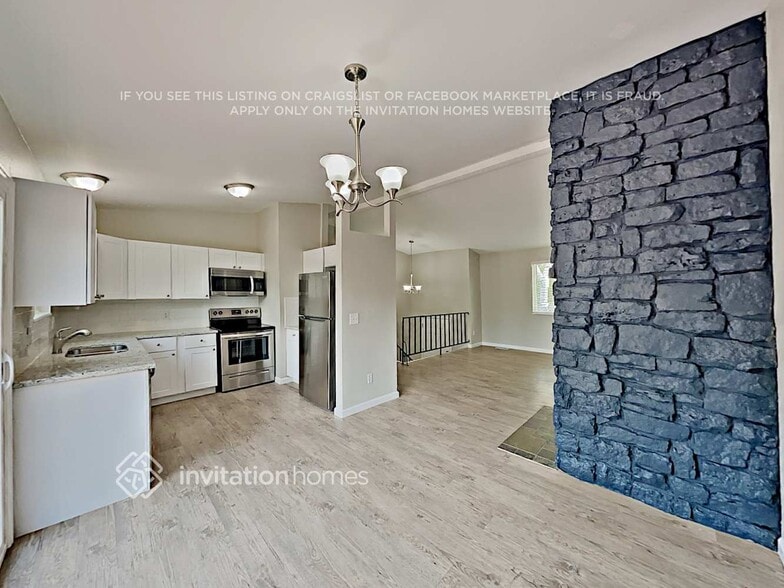 Building Photo - 3761 S Pitkin Ct