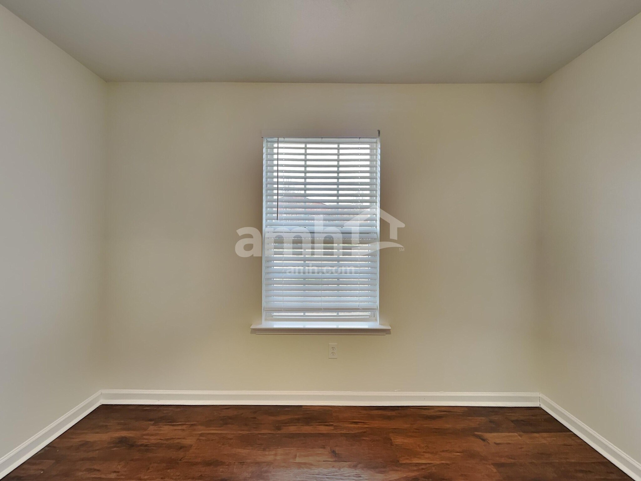 Building Photo - 200 Kingscreek Dr