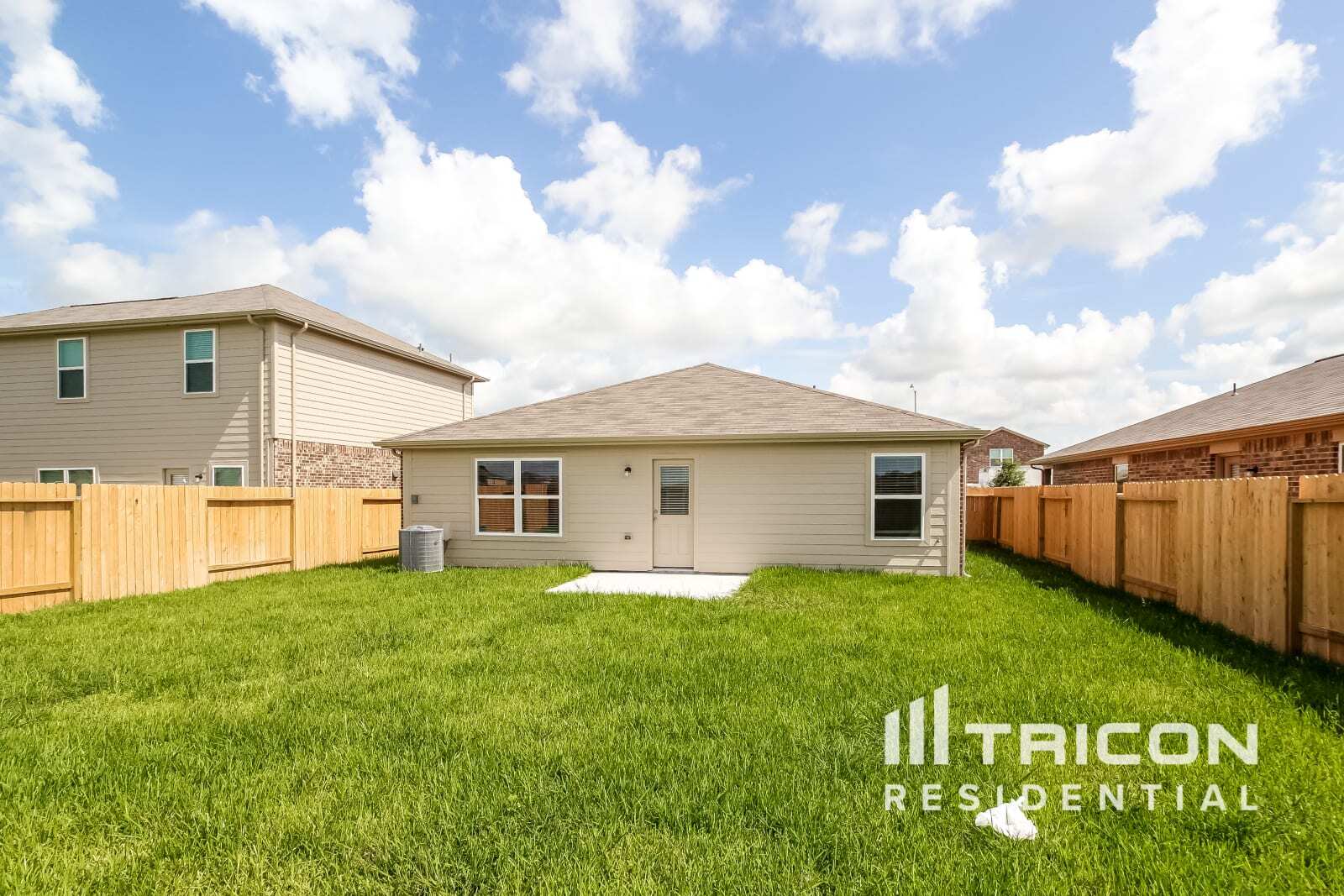 Building Photo - 316 Summer Horse Dr