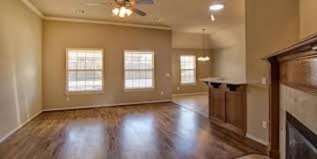 Building Photo - Gated Community Villas At Cedar Creek +  3 Bed 2 Bath + Edmond Schools
