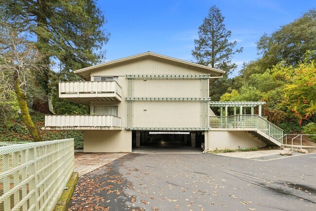 Building Photo - Elegantly Updated Apartment for Rent in Orinda