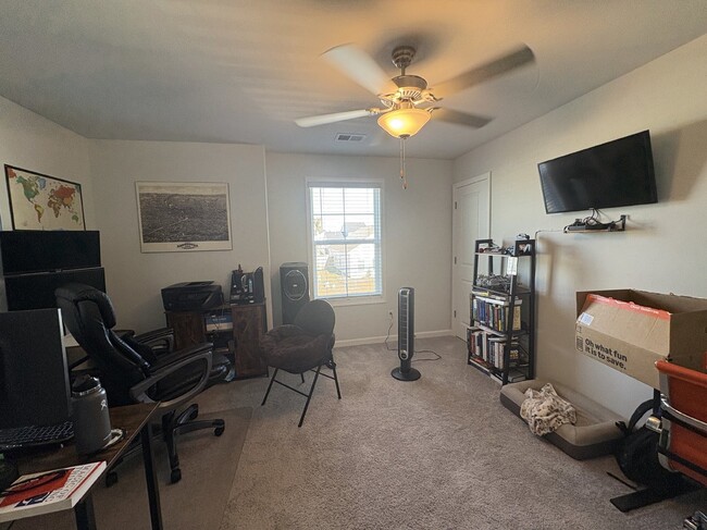 Building Photo - 119 Percheron Dr