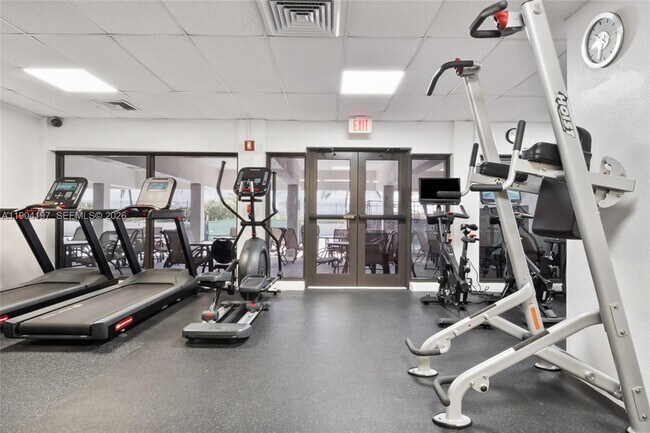 Building Photo - 1950 S Ocean Dr