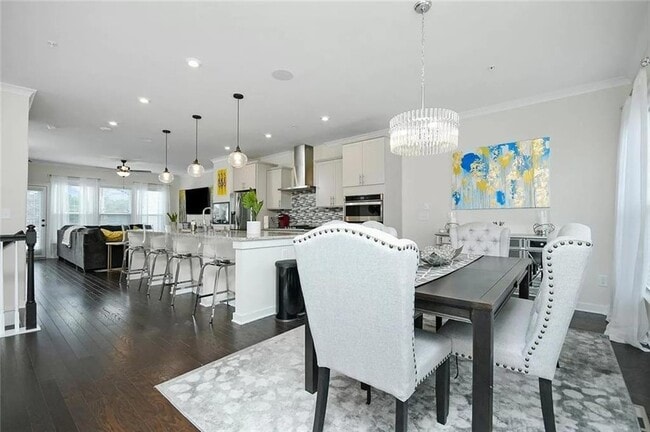 Building Photo - 2048 Holtz Ln