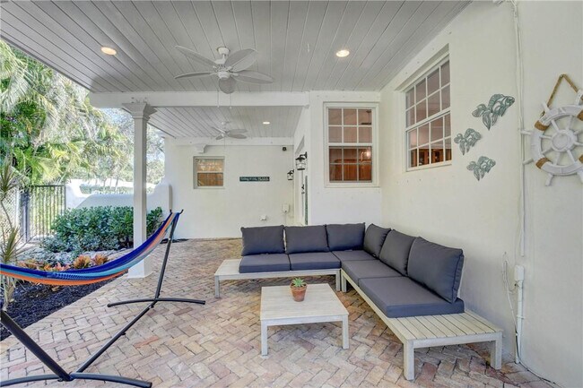 Building Photo - 302 NW 11th St