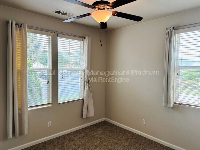 Building Photo - 4333 W Pinsapo Dr