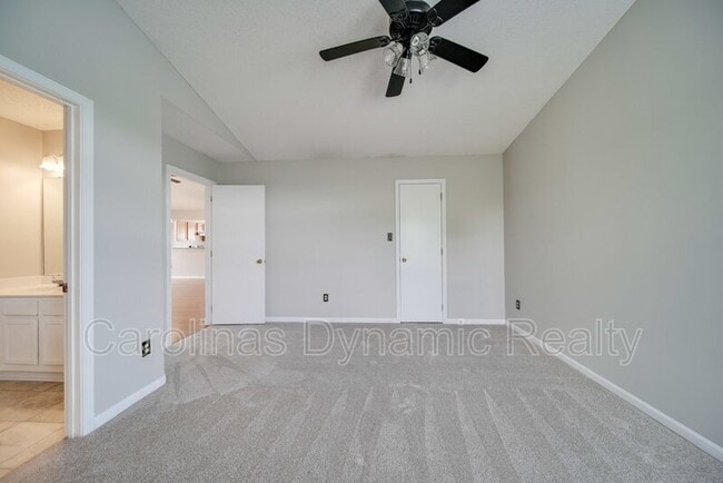 Building Photo - 120 Lantana Dr
