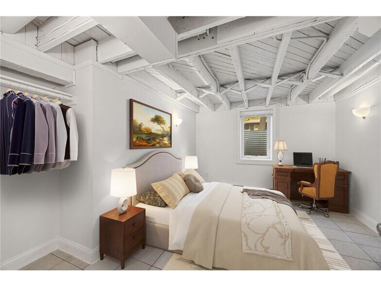 Building Photo - 210 Warwick St SE