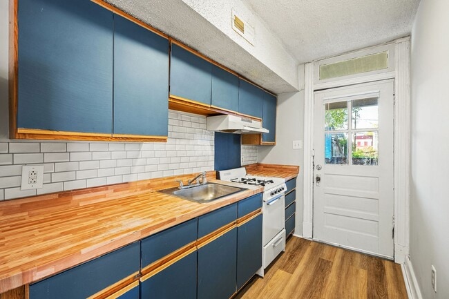 Building Photo - 2605 Parkwood Ave