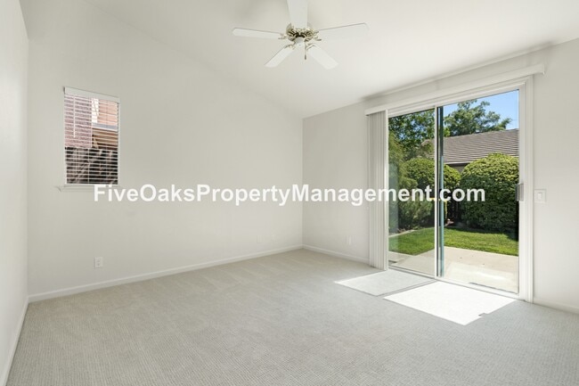 Building Photo - 885 Rathbone Cir
