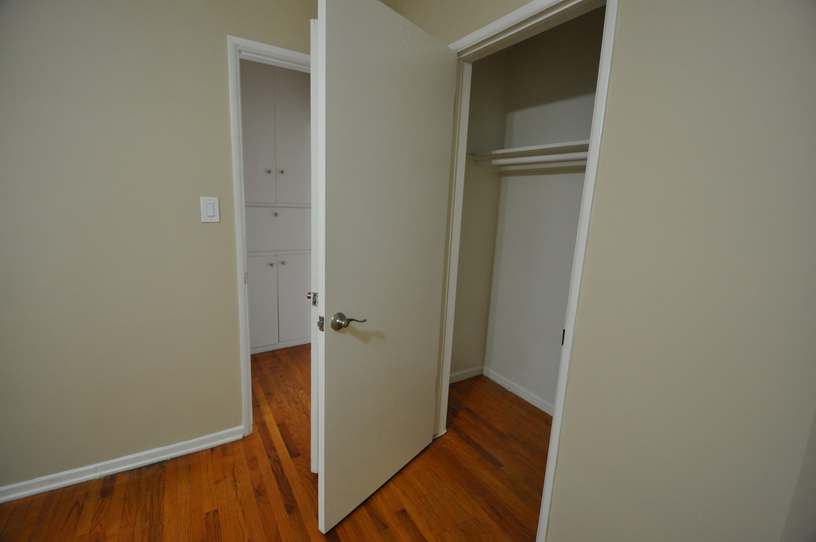 Building Photo - 14830 Dickens St