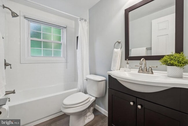 Building Photo - 1765 Carry Pl