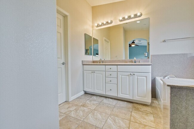 Building Photo - Modern Communication Hill Townhome | Panoramic Mountain Views