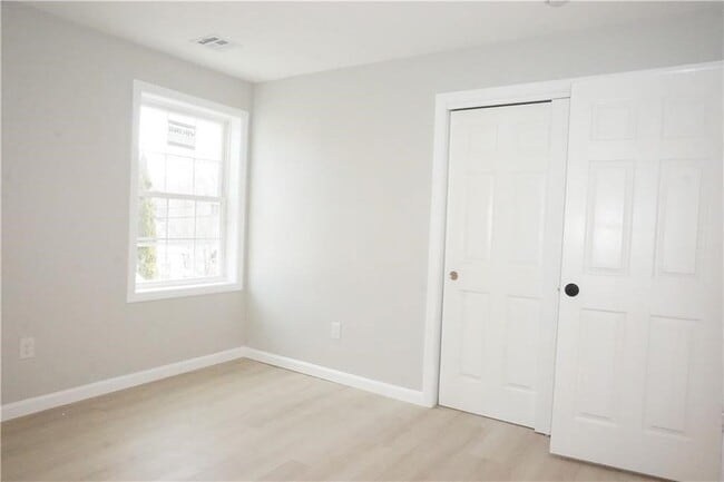 Building Photo - 359 Willard Ave