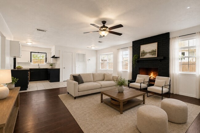 Building Photo - 539 Belwin Dr