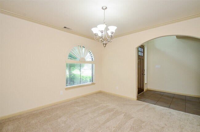Building Photo - 11014 Sir Alex Dr