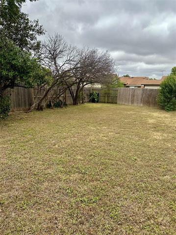 Building Photo - 6524 Blue Grass Dr