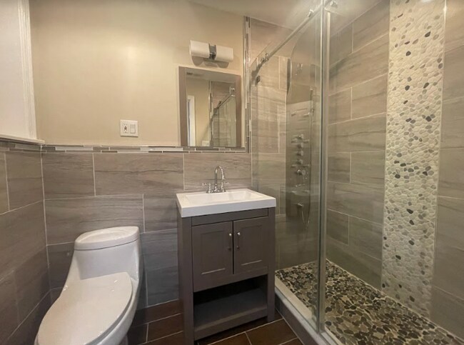 Building Photo - 3639 Lancaster Ave