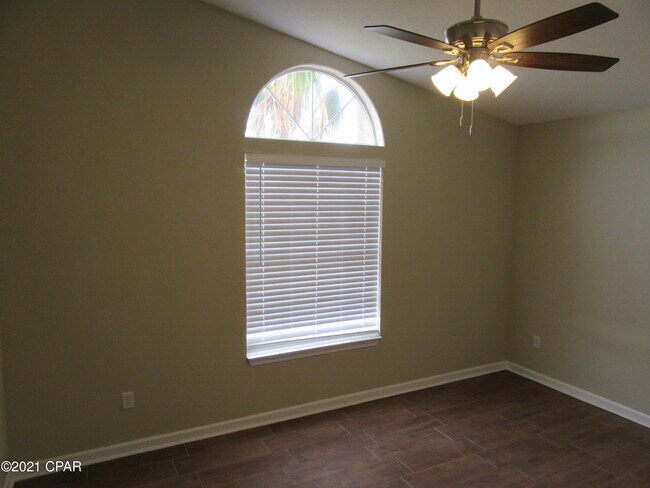 Building Photo - 7302 Rodgers Dr