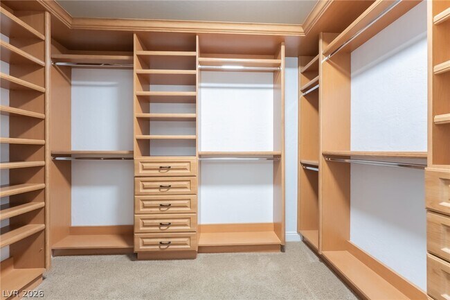 Building Photo - 2676 Lochleven Way