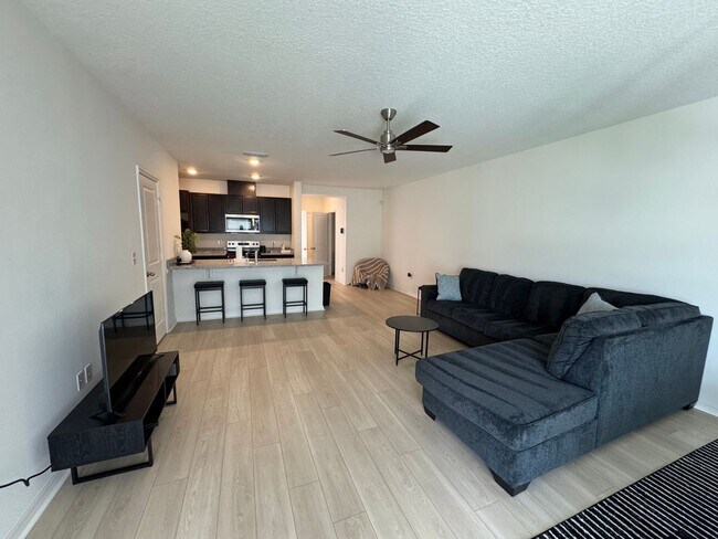 Building Photo - Brand New Townhouse