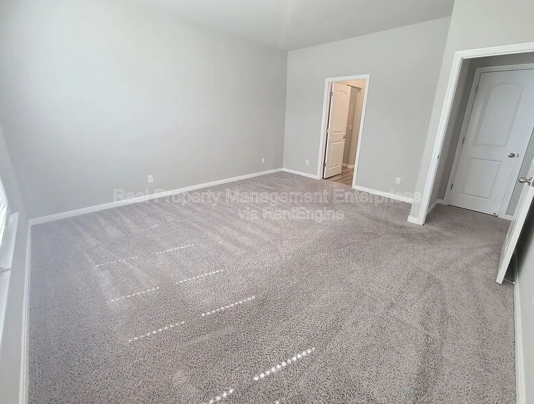 Building Photo - 1708 Crimson Lake Blvd