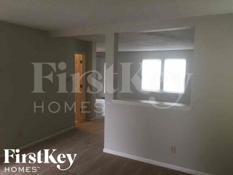 Building Photo - 5702 N Jefferson Dr