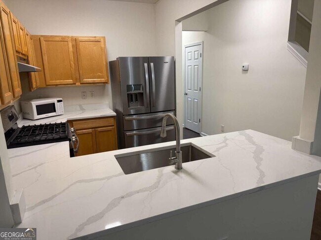 Building Photo - 2729 Heathrow Dr