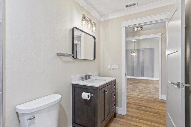 Building Photo - Modern Living Awaits!