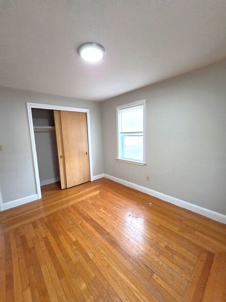 Building Photo - 535 Manville Rd