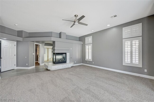 Building Photo - 3800 Beacon Point St