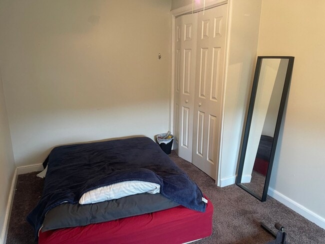 Building Photo - 4 Bedroom House in Manayunk