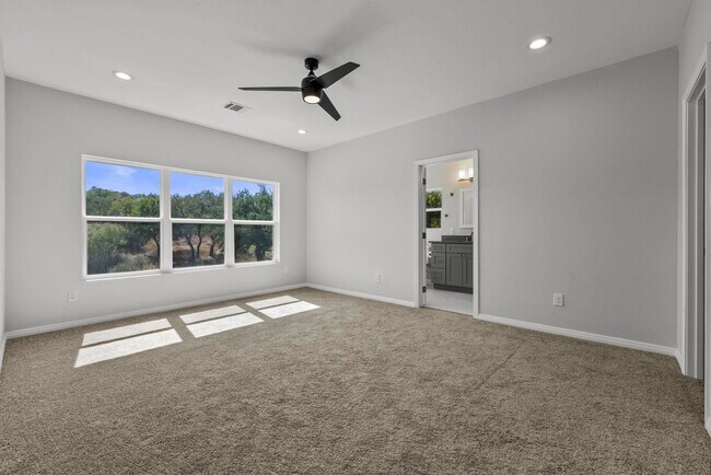 Building Photo - 105 Out Yonder