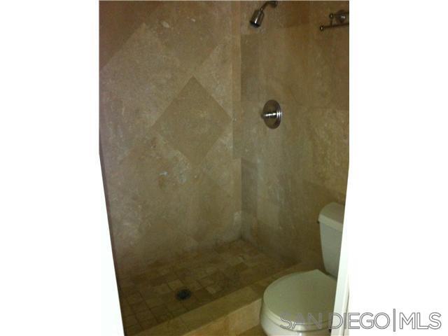 Building Photo - 373 Longden Ln