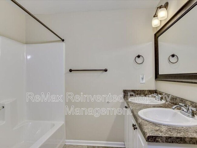 Building Photo - 314 Bella Rose Dr