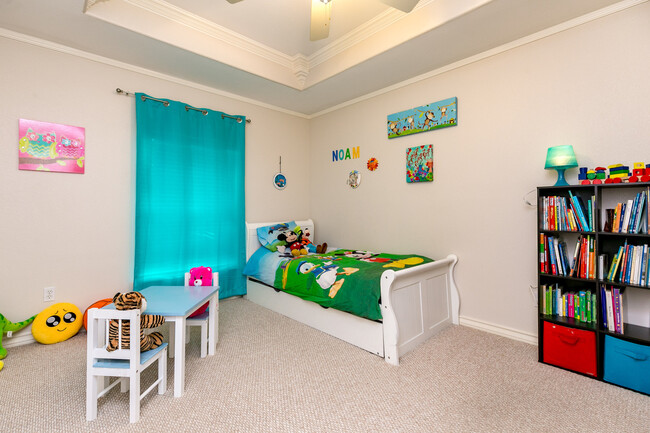 Building Photo - 7005 Madiera Dr