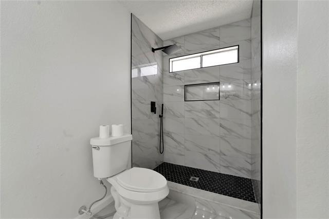 Building Photo - 1019 Sanders Dr