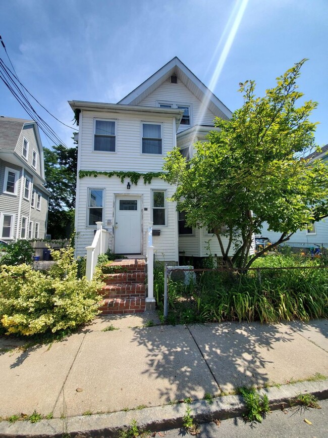 Building Photo - Great Deal in Allston! 5-Bed, 3-Bath
