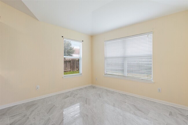 Building Photo - 7710 Sapulpa Ln